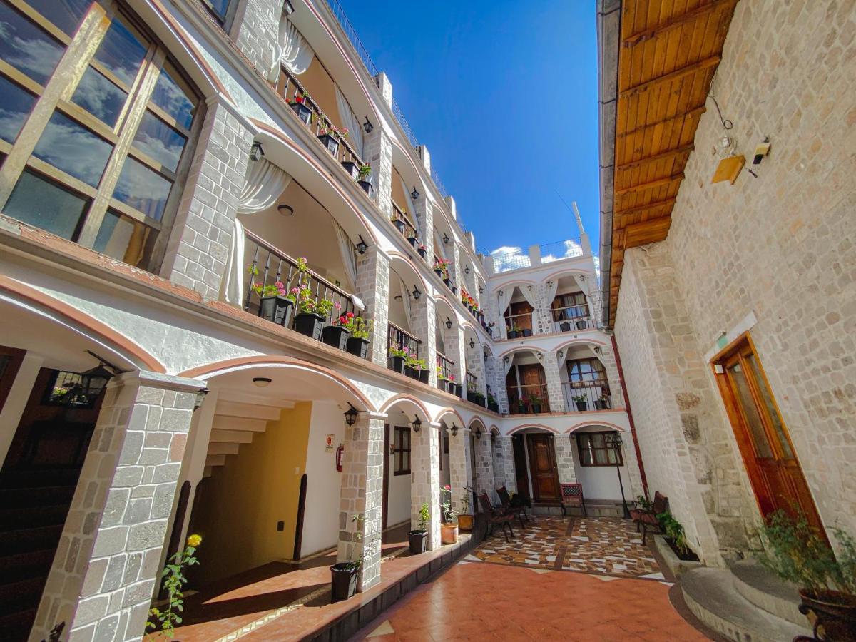Golden Rest Latacunga Otel Dış mekan fotoğraf