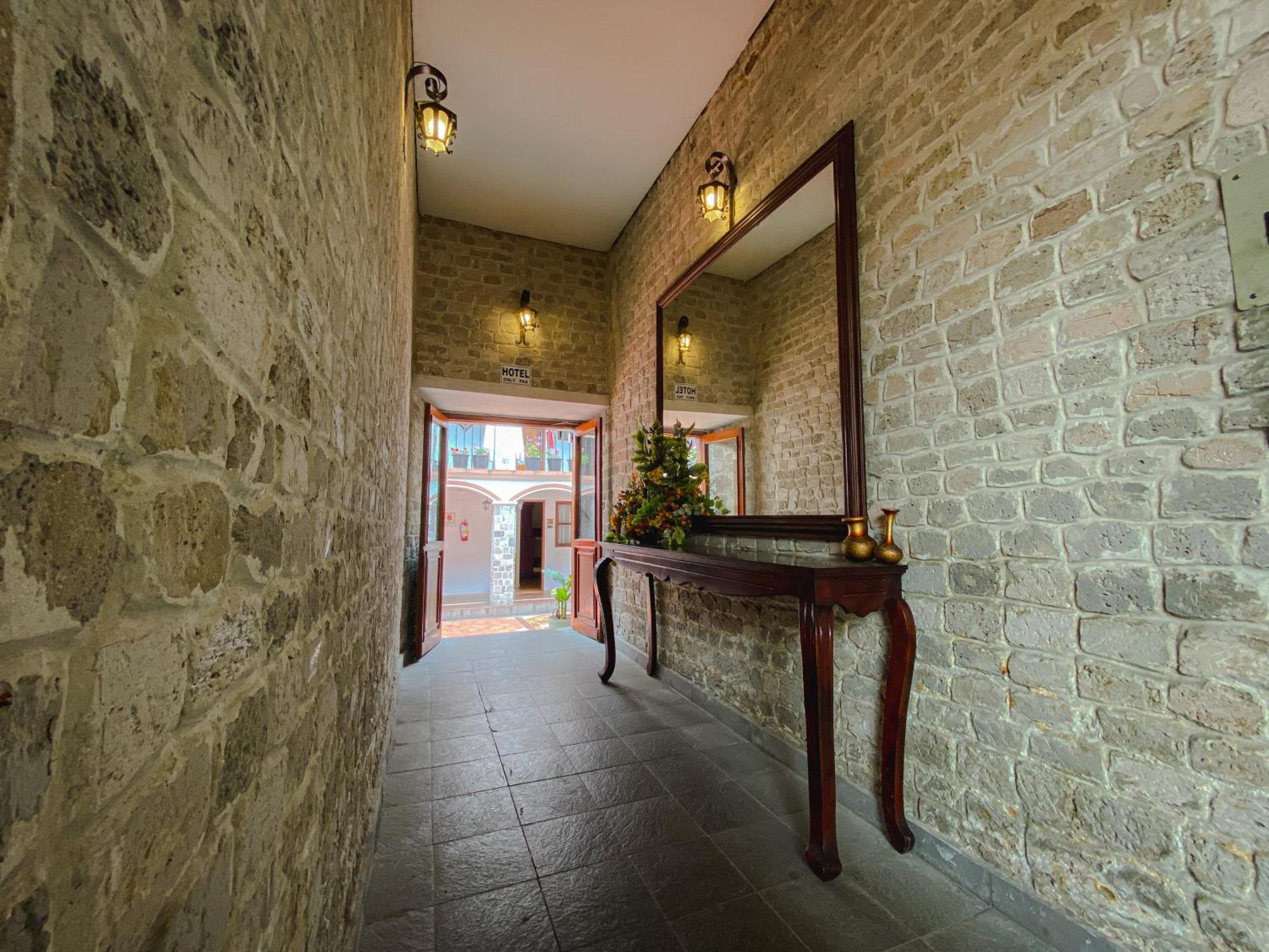 Golden Rest Latacunga Otel Dış mekan fotoğraf