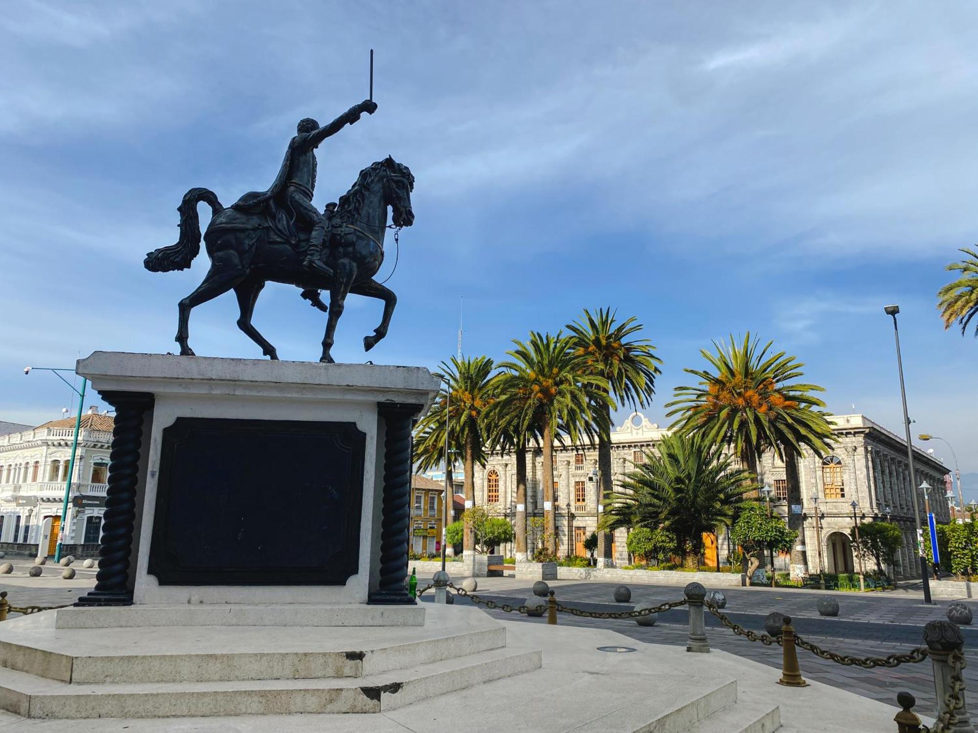 Golden Rest Latacunga Otel Dış mekan fotoğraf
