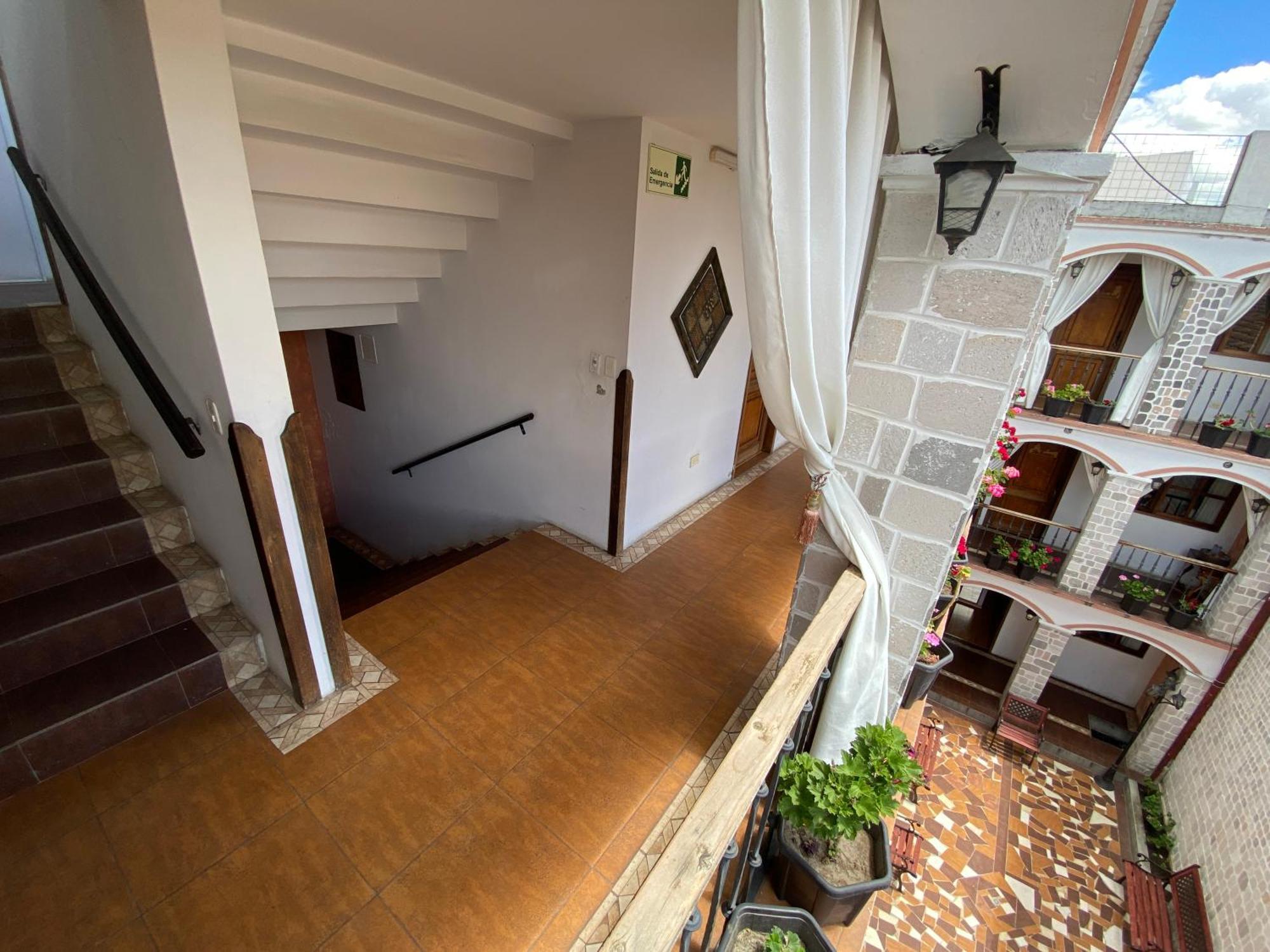 Golden Rest Latacunga Otel Dış mekan fotoğraf