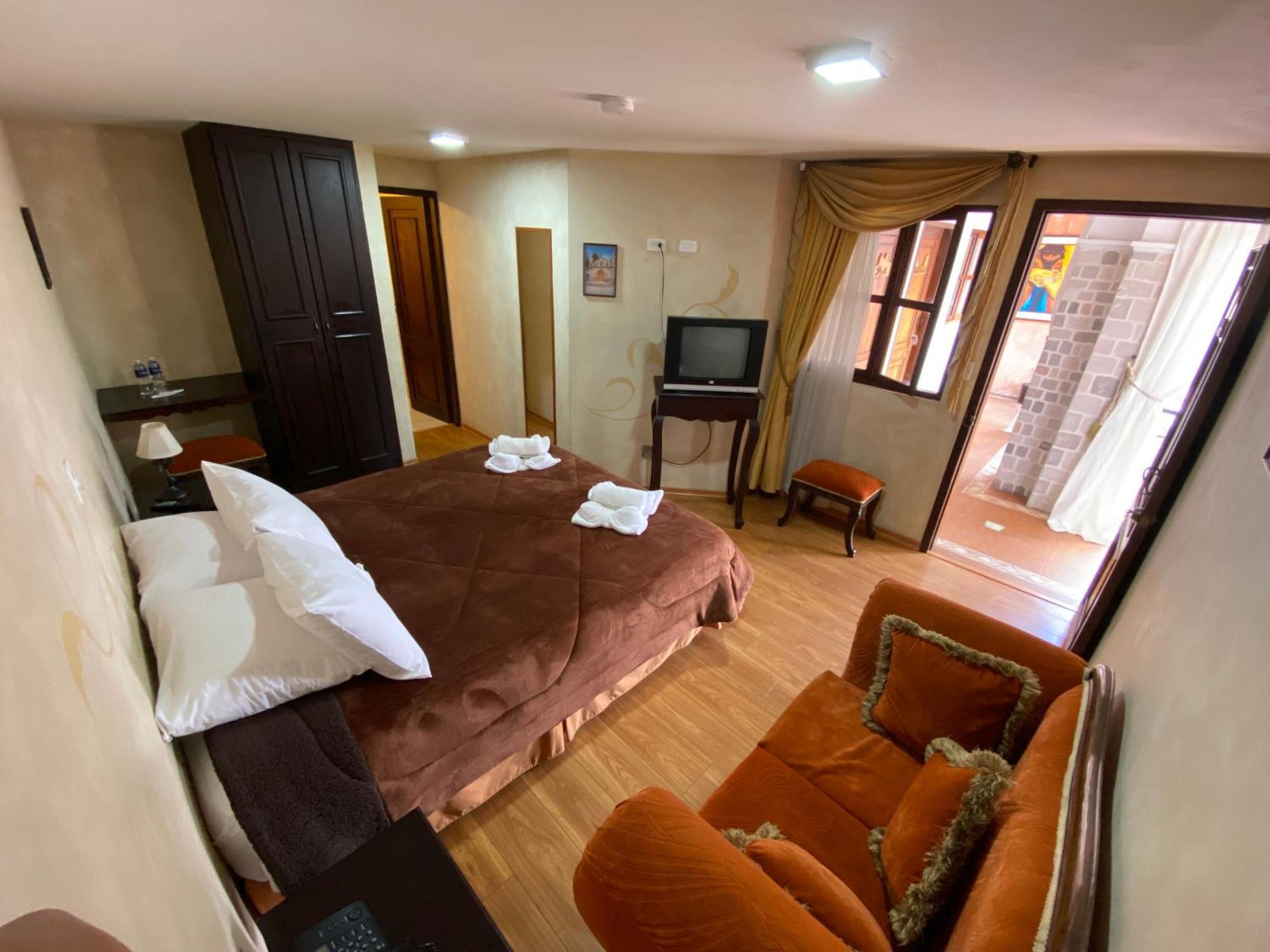 Golden Rest Latacunga Otel Dış mekan fotoğraf