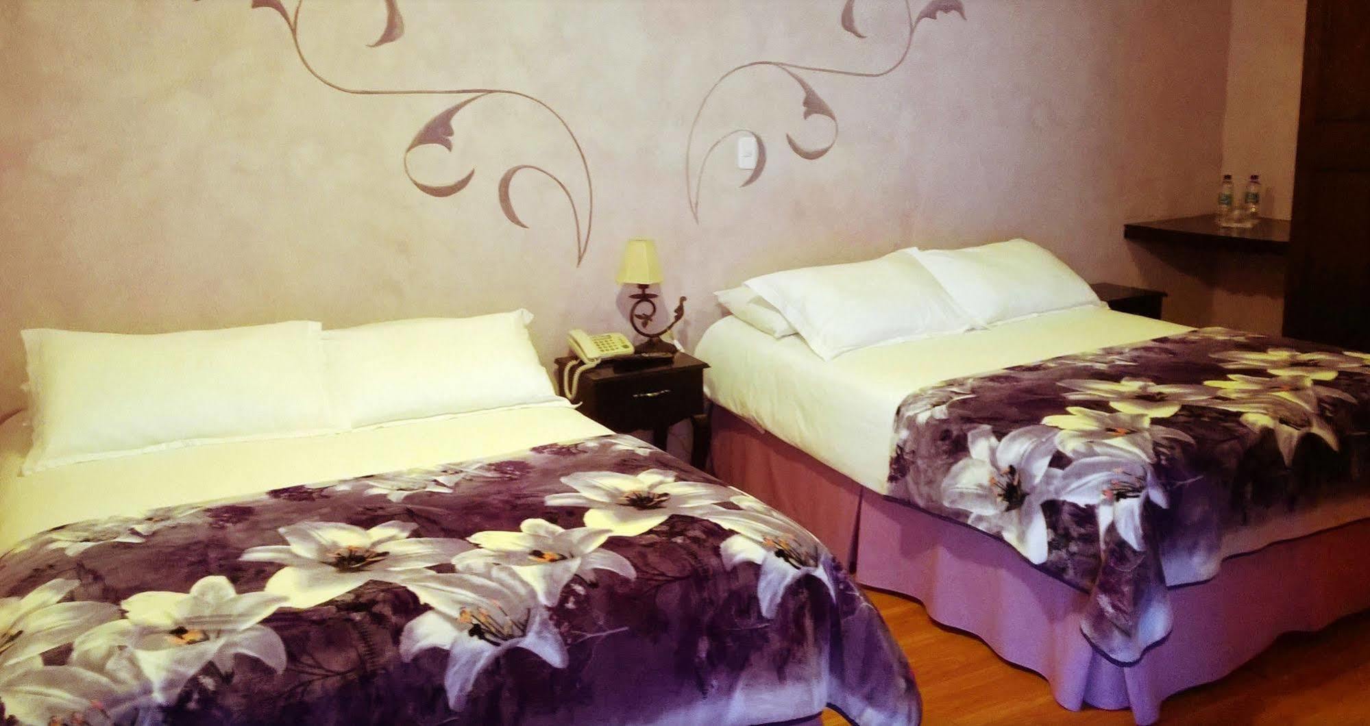 Golden Rest Latacunga Otel Dış mekan fotoğraf
